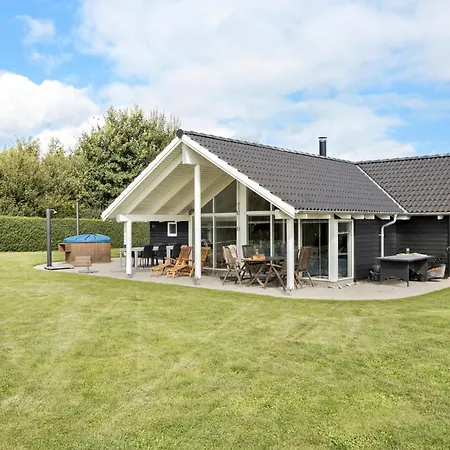 Stunning Home In Otterup With Sauna * オテルプ
